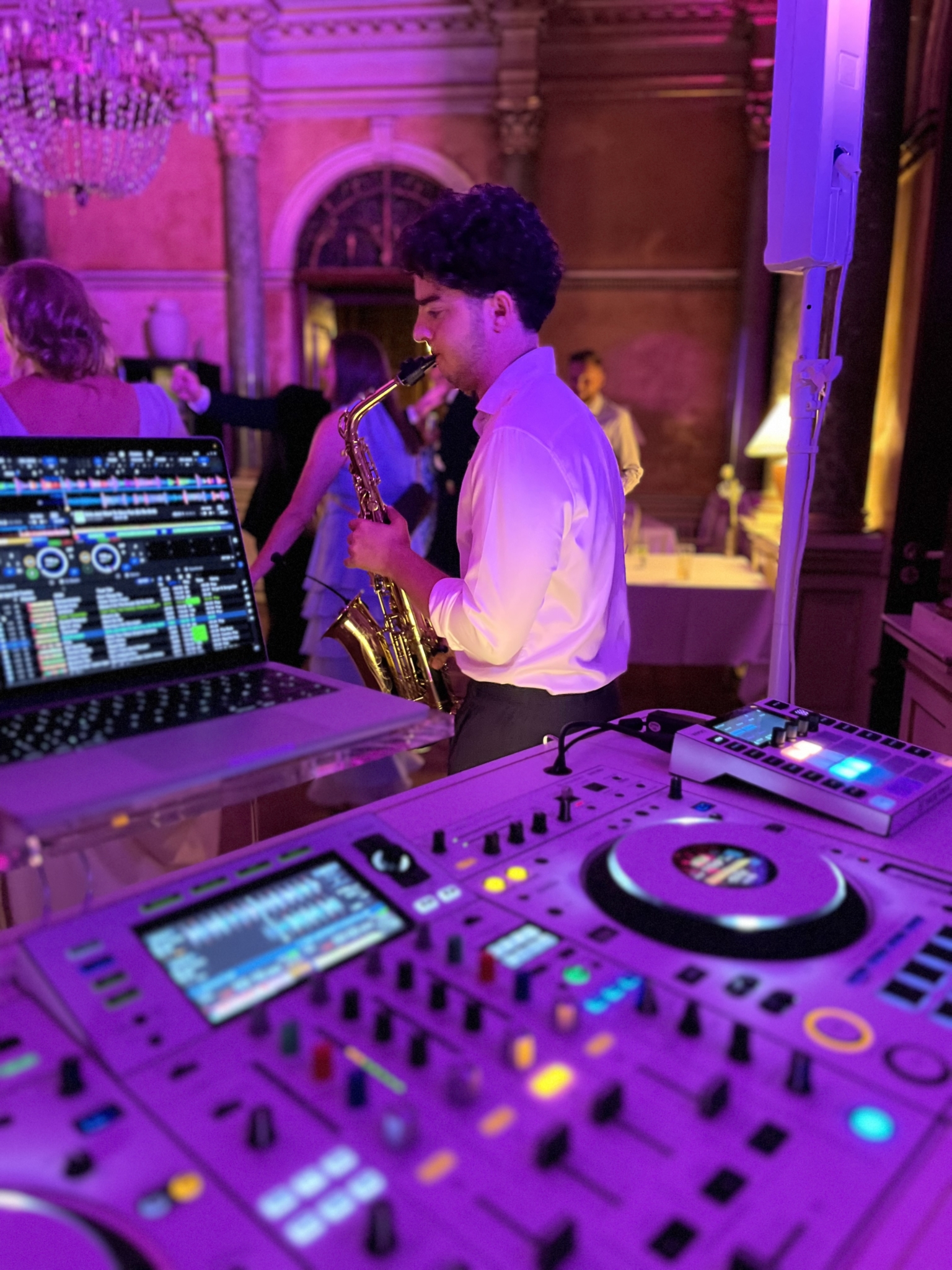 DJ og Saxofonist til bryllup